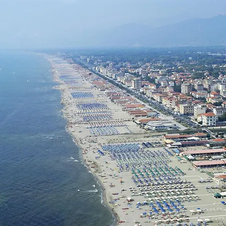 Sunflower 2 By Interhome Apartment Viareggio